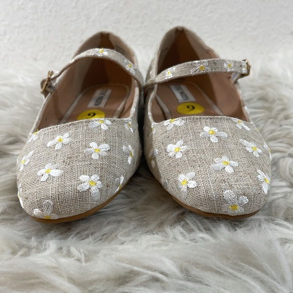 STEVE MADDEN Boden Natural Multi Beautiful Embroidered Floral Mid Strap Loafers - Picture 2 of 12
